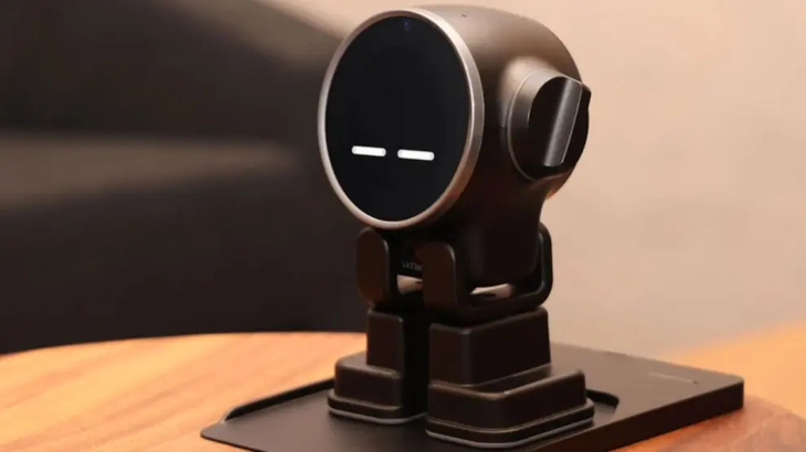 Letianpai's optimistic robot arrived to help workers in their work environment, but the company assures that it will soon be extended to cover the needs of millions of other people such as children or students. 