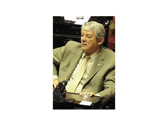 Carlos Kunkel.