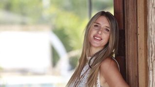 Carla Vitale es psicóloga, emprendedora, influencer, escritora y mucho más. Carla Vitale es psicóloga, emprendedora, influencer, escritora y mucho más.