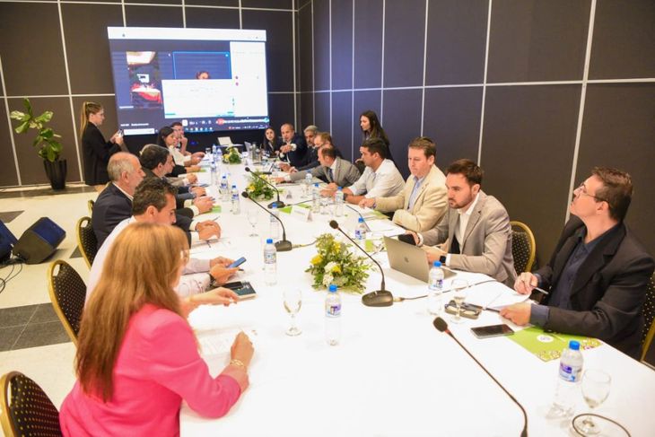 Especialistas de las seis provincias de la Región Litoral participaron de manera presencial y vía web de la reunión. Especialistas de las seis provincias de la Región Litoral participaron de manera presencial y vía web de la reunión.