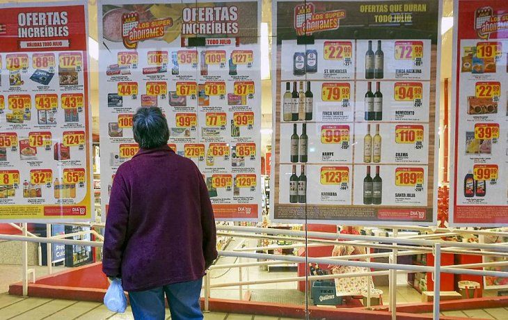 .La tarjeta Alimentar está destinada a madres y padres con hijos o hijas de hasta 6 años de edad que reciben la AUH