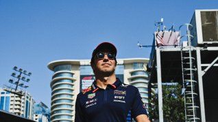 Sergio Checo Pérez buscará revancha este fin de semana con su Red Bull cuando corra en el Gran Premio de Singapur.