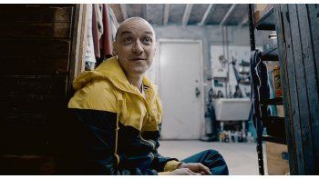 De qué se trata esta legendaria película de Shyamalan, que muestra a un personaje fragmentado en diferentes personalidades.