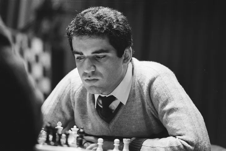 En 1963 nace del ajedrecista ruso (nacionalizado croata en 2014) Garry Kasparov, uno de los mejores jugadores de todos los tiempos. En 1963 nace del ajedrecista ruso (nacionalizado croata en 2014) Garry Kasparov, uno de los mejores jugadores de todos los tiempos.