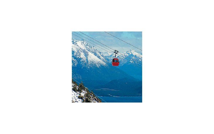 ámbito.com | De la base del cerro Otto parten seguras cabinas panorámicas desde las que el visitante disfrutará de las mejores vistas de la región. En la cumbre podrá degustar exquisitas especialidades culinarias en la confitería que ya adquirió fama internacional.