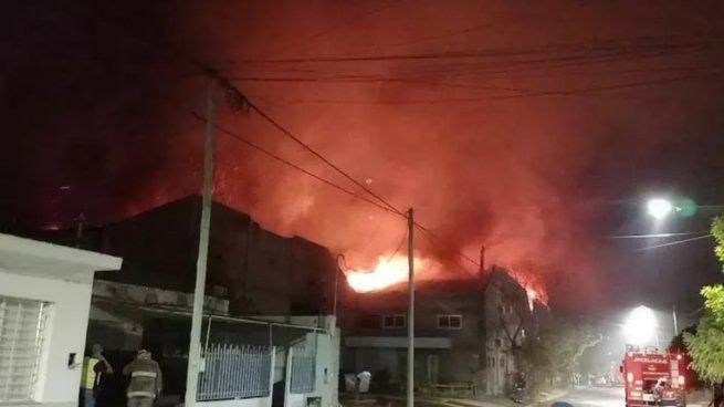 Un hombre provocó un incendio en su casa para matar a su hijo en Neuquén.