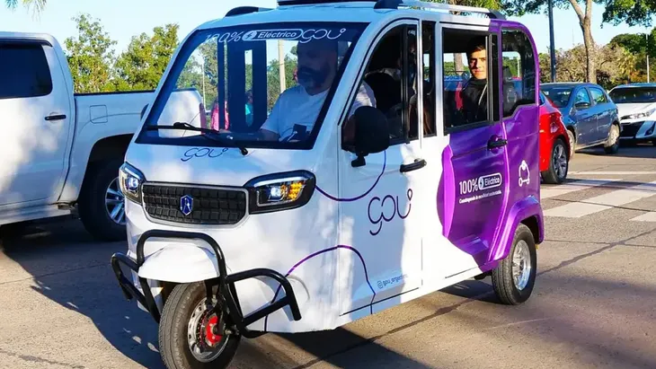 Desde GOU Argentina sostienen que los triciclos eléctricos cumplen con las exigencias técnicas habituales para este tipo de vehículos.