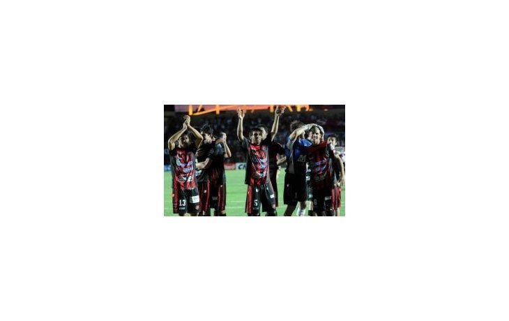 Festeja. Patronato de Paraná se dio un lingo gusto y eliminó a Newell´s de la Copa Argentina.