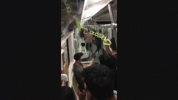 vendedores ambulantes se agarraron a cuchillazos en la linea c de subte