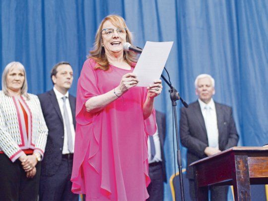 blindaje. Al asumir el s&aacute;bado, Alicia Kirchner celebr&oacute; &ldquo;el marco nacional&rdquo; encarnado en la dupla Alberto Fern&aacute;ndez-Cristina Kirchner.