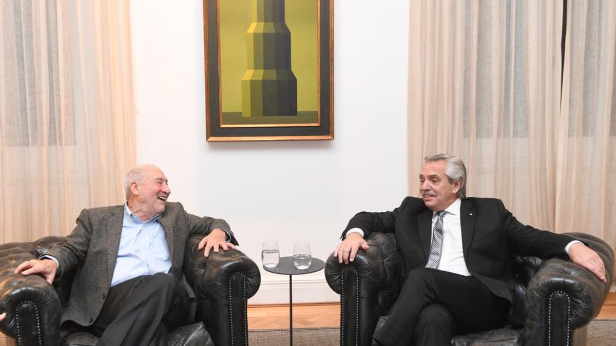 Alberto Fernández recibió a Joseph Stiglitz y al secretario de la Cepal