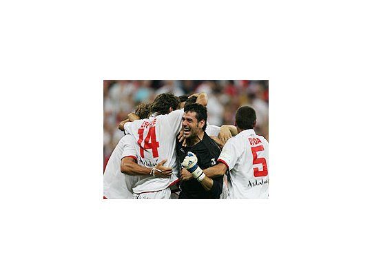 Festejo del Sevilla al conquistar su cuarta Copa del Rey.