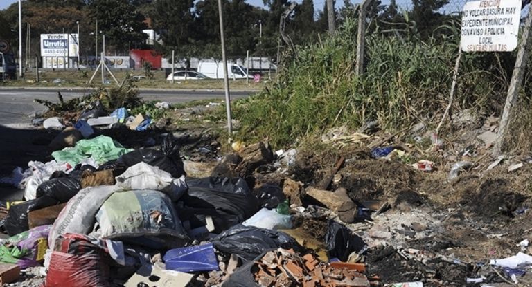 En cuanto a lo geográfico, el oeste del Conurbano es el territorio que más padece este flagelo, con un 34,3% de los habitantes viviendo cerca de los basurales y un aumento de más del 6% desde 2010.