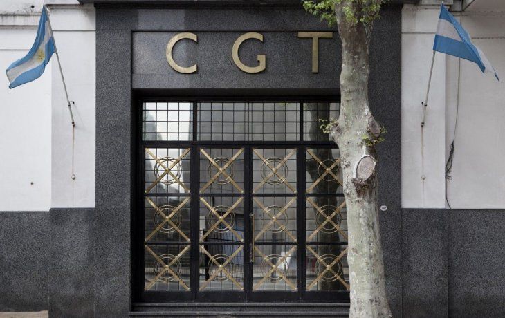 Otra vez la CGT fracturada de hecho, ahora con acuerdo FMI como excusa
