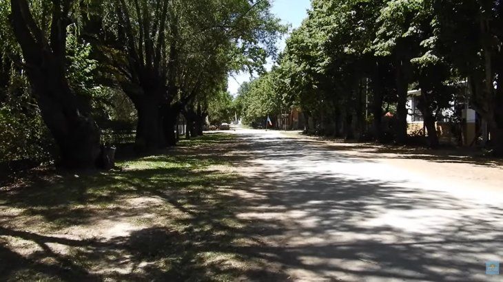 Tiene muy pocos habitantes, por lo que la tranquilidad de sus calles es incomparable a las de la ciudad. Tiene muy pocos habitantes, por lo que la tranquilidad de sus calles es incomparable a las de la ciudad.