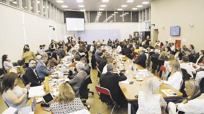 al límite. El plenario de comisiones de Diputados recién firmó dictamen pasadas las 22 de anoche.