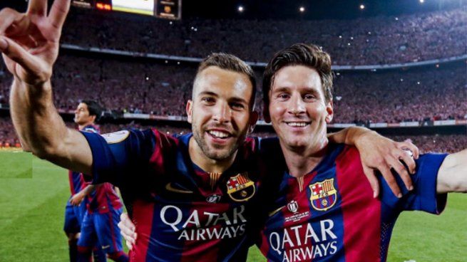 Jordi Alba y Lionel Messi.