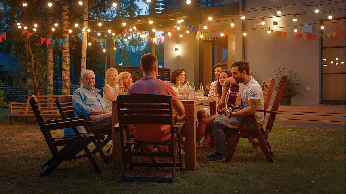 New Year’s dinner at AMBA: table outside or inside?