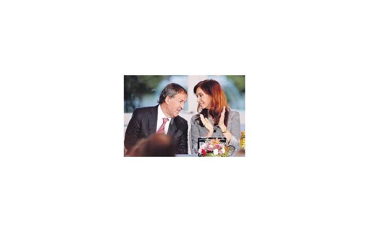 Cristina de Kirchner y el gobernador Juan Schiaretti, durante el acto en la residencia de Olivos. Aunque fuera de la foto, también compartió sonrisas con el ex juecista y hoy K Daniel Giacomino.