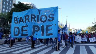 La agrupación Barrios de Pie encabeza una vigilia frente a la Quinta de Olivos. 