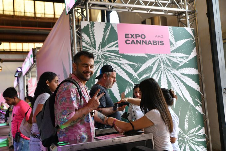 Cata de café, cocina cannábica y tueste de granos en vivo combinan ciencia y sabor en la Expo. Cata de café, cocina cannábica y tueste de granos en vivo combinan ciencia y sabor en la Expo.