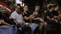 Cacerolazo en la Plaza 9 de Julio de Posadas, Misiones.