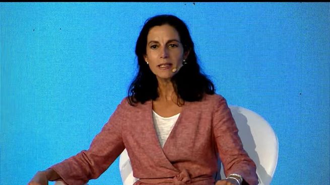 La ministra Azucena Arbeleche expuso sobre la estrategia verde de Uruguay durante un panel del BID.