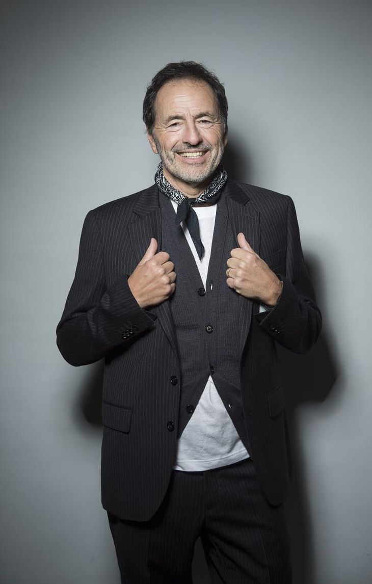 Martín Seefeld interpreta al Presidente de Estados Unidos que toma un discurso vacío para consagrarse. Martín Seefeld interpreta al Presidente de Estados Unidos que toma un discurso vacío para consagrarse.