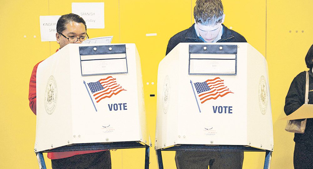 Perlitas de la elección: del voto de un astronauta a una protesta en topless (foto 1)