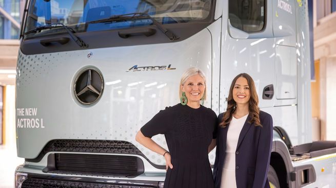 Karin Radstrom, Presidente y CEO de Daimler Truck, y Eva Scherer, CFO de Daimler Truck. &nbsp;
