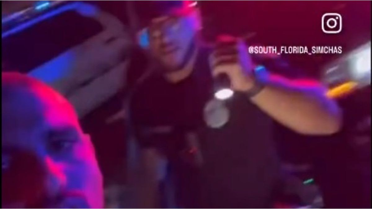 In Miami, a man saw two Palestinian citizens above a car and shot them 17 times
