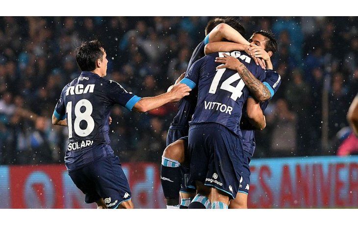 A fuerza de goles, Racing cambió las broncas por sonrisas