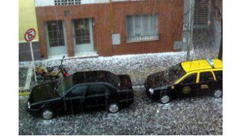 Diluvió y cayó granizo en Ciudad y el Conurbano