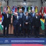 Uruguay queda en desventaja y se reabre el debate sobre la flexibilización del Mercosur tras el acuerdo entre Javier Milei y Donald Trump. Uruguay queda en desventaja y se reabre el debate sobre la flexibilización del Mercosur tras el acuerdo entre Javier Milei y Donald Trump.