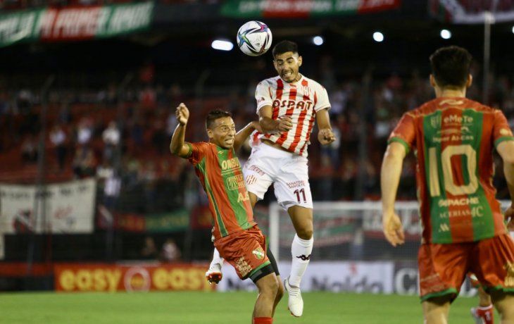 Unión le ganó a Sportivo Las Parejas y avanzó en la Copa Argentina.