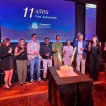 Gabriela Miranda, presidenta de CAPROSEMITP, encabezó la celebración por los 11 años de la Cámara de Proveedores de Servicios Mineros y Turísticos de la Puna, que reunió a autoridades, empresas y socios en Salta.&nbsp;