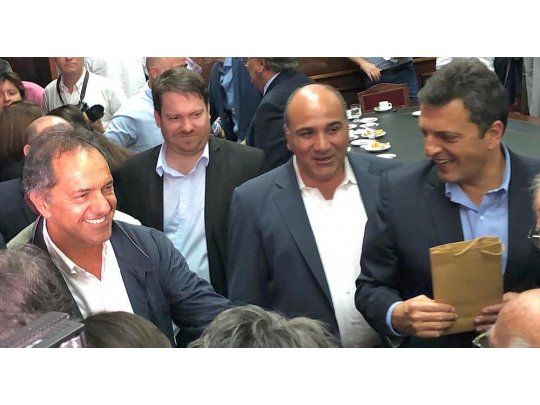 Juan Manzur, Sergio Massa y Daniel Scioli visitaron la Universidad Nacional de Tucumán y dialogaron con las máximas autoridades de esa casa de altos estudios.