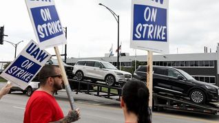 El movimiento de huelga supera los 25.000 trabajadores convocados por la UAW.