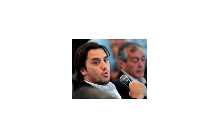 ámbito.com | Habló Ficha. Agustín PIchot acompañó a Luis Castillo en la charla con periodistas de todo el país.