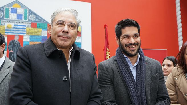 El Partido Colorado crece en las encuestas tras la victoria de Andrés Ojeda en las internas.