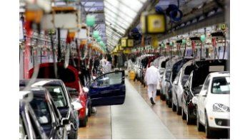 Producción de autos cayó 16,6%