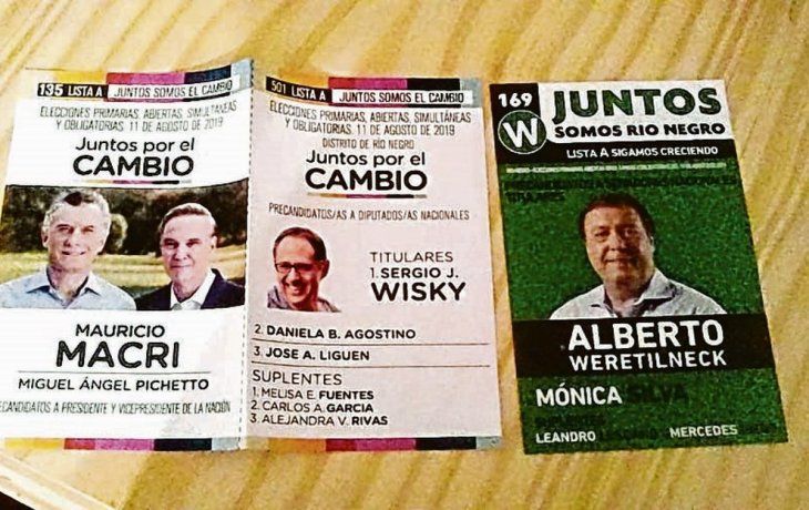 Atajo. En Río Negro repartieron en las últimas horas las boletas cortadas para facilitar el procedimiento.