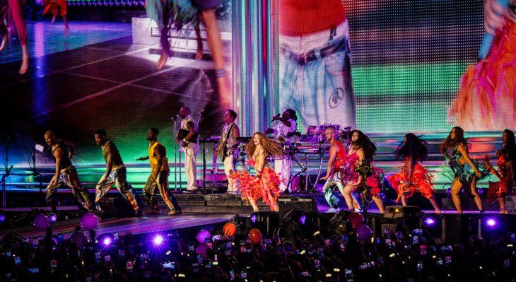 Shakira demostró por qué continúa siendo una de las artistas latinas más influyentes en la industria musical. Shakira demostró por qué continúa siendo una de las artistas latinas más influyentes en la industria musical.