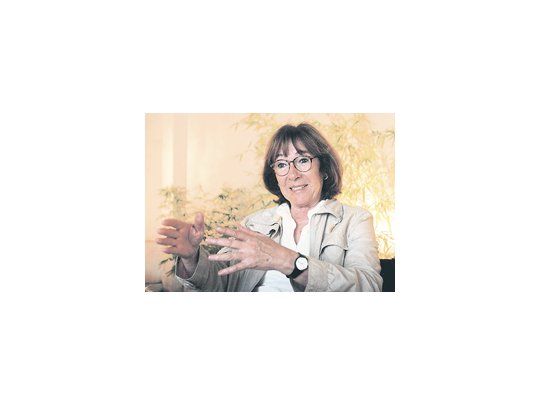 Jeanine Meerapfel: «Mi padre escapó del nazismo en 1943 y vino aquí con pasaporte argentino, pero recién de grande conseguí que me contara algo. El resto, sus actos heroicos, me lo contaron otros».