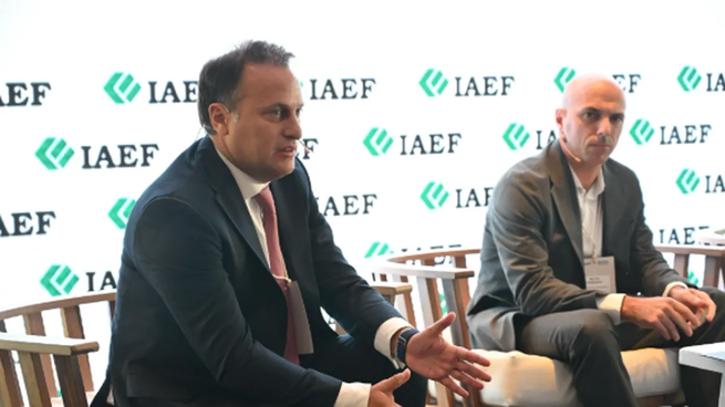 Lucas Laines, de Puente, y Matías Crecamschi, de Delta, en el marco de la charla en el Yatch Club de Puerto Madero.