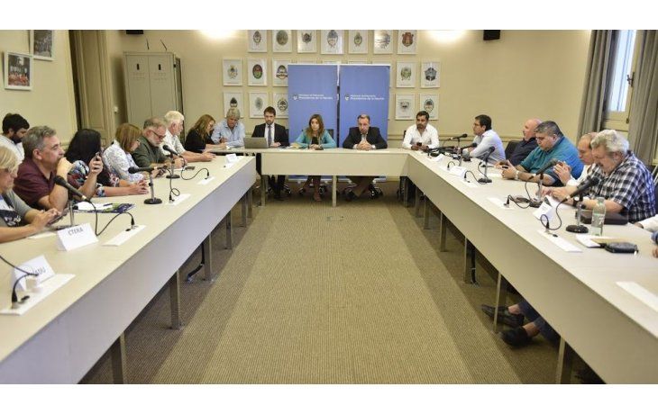 Los seis sindicatos y las autoridades nacionales acordaron formar mesa técnica por 2017.