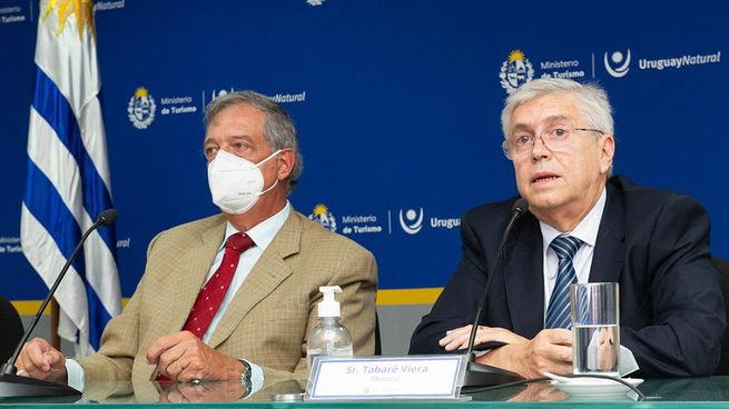 Los ministros de Ganadería, Agricultura y Pesca, Fernando Mattos; y de Turismo, Tabaré Viera. (Foto: Gobierno del Uruguay)