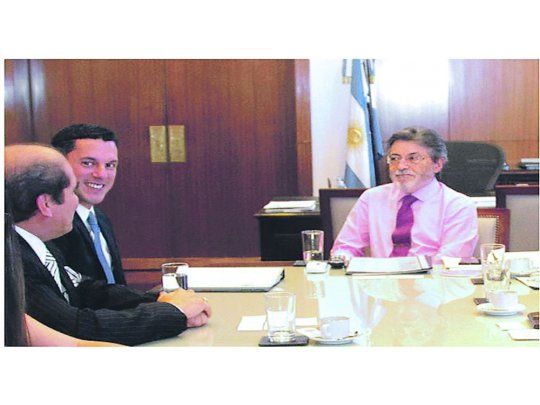 Información. Alberto Abad se reunió ayer en la AFIP con el vicecanciller panameño Luis Miguel Hincapié. Habrá intercambio de datos financieros.