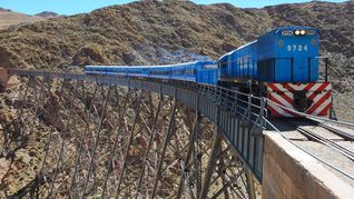 Una de las mejores opciones de recorrer Salta es a través del Tren de las Nubes.