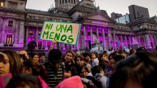Más de 300.000 personas participaron de la primer marcha de Ni Una Menos en 2015. Más de 300.000 personas participaron de la primer marcha de Ni Una Menos en 2015.
